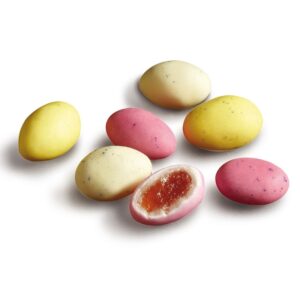 Bonbons de Pâques, oeufs avec une gelée de fruits