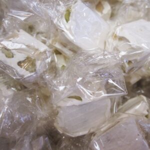 Nougat tendre de Montélimar.