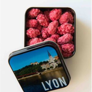 Boîte métallique de pralines lyonnaise.